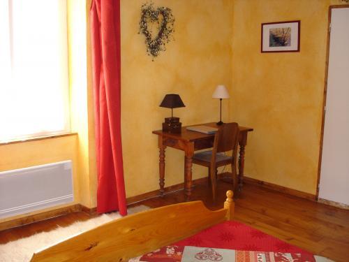 L'épicerie, Clévacances 2 clés - Mehr Wanderer im Zimmer der Eltern