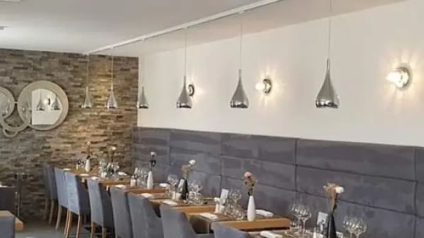 L'Escale du Somail - Restaurant - Vacances & week-end à Saint-Nazaire-d'Aude