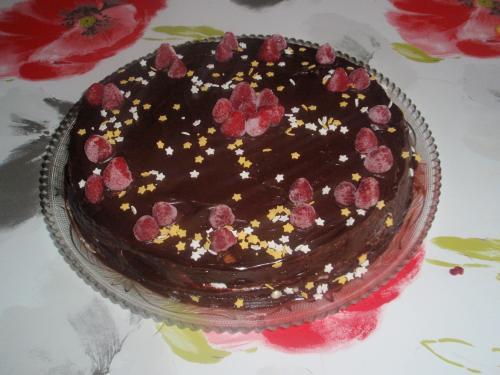 La ferme des Ravierès - Schokoladenkuchen und Himbeere