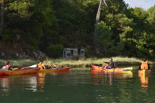 Guided sea kayak ride in the Gulf of Morbihan - Activity - Holidays & weekends in Bono