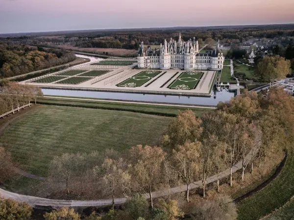 Helicopter Flight over the Great Châteaux of the Loire Valley - Activity - Holidays & weekends in Neuvy-le-Roi