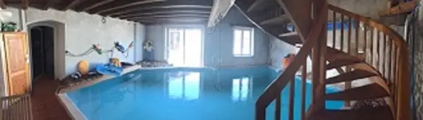 House with heated indoor pool - Rental - Holidays & weekends in Saint-Bris-des-Bois