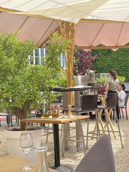 Le Jardin Extraordinaire - レストラン - ヴァカンスと週末のNieul