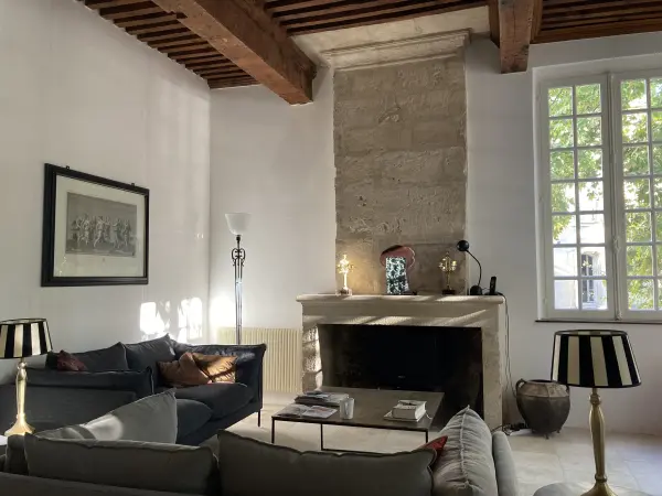 Magnifique appartement sur Place aux Herbes - Location - Vacances & week-end à Uzès