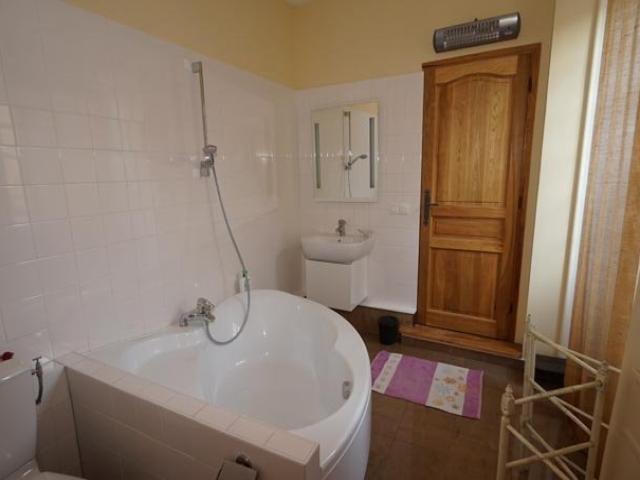 La Maison du Prévôt - Badezimmer Kamelie und Cythis