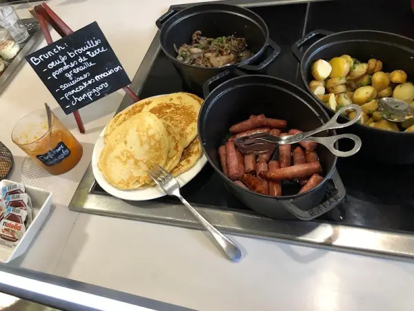 Monument Café Château d'Angers - Restaurante - Férias & final de semana em Angers