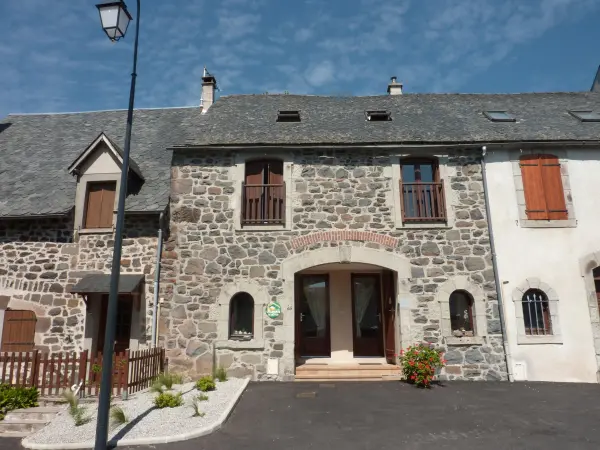 L'Oustalou - Chambre d'hôtes - Vacances & week-end à Apchon