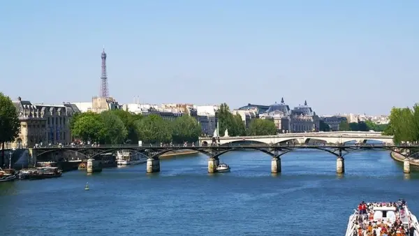 Paris : Seine, Canals Visite guidée en bateau - Activité - Vacances & week-end à Paris