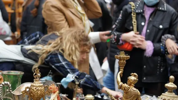 Paris : visite privée du marché aux puces de Saint-Ouen - Activité - Vacances & week-end à Paris