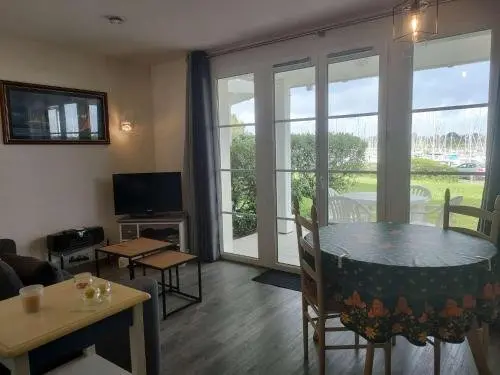 Ref 049 T2 vue port pour deux personnes piscine rez-de-chaussée - Rental - Holidays & weekends in Arzon