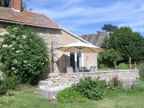 Sans Parure ; chambre d'hôte et gîtes - Ferienwohnung 'A la campagne'
