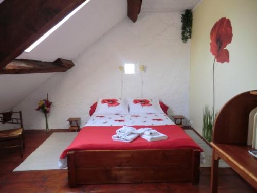 Sans Parure ; chambre d'hôte et gîtes - Poppy Room