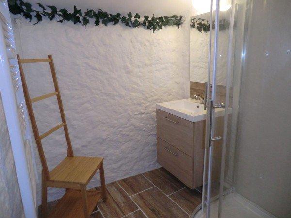 Sans Parure ; chambre d'hôte et gîtes - Badezimmer Ferienwohnung 'A la campagne'