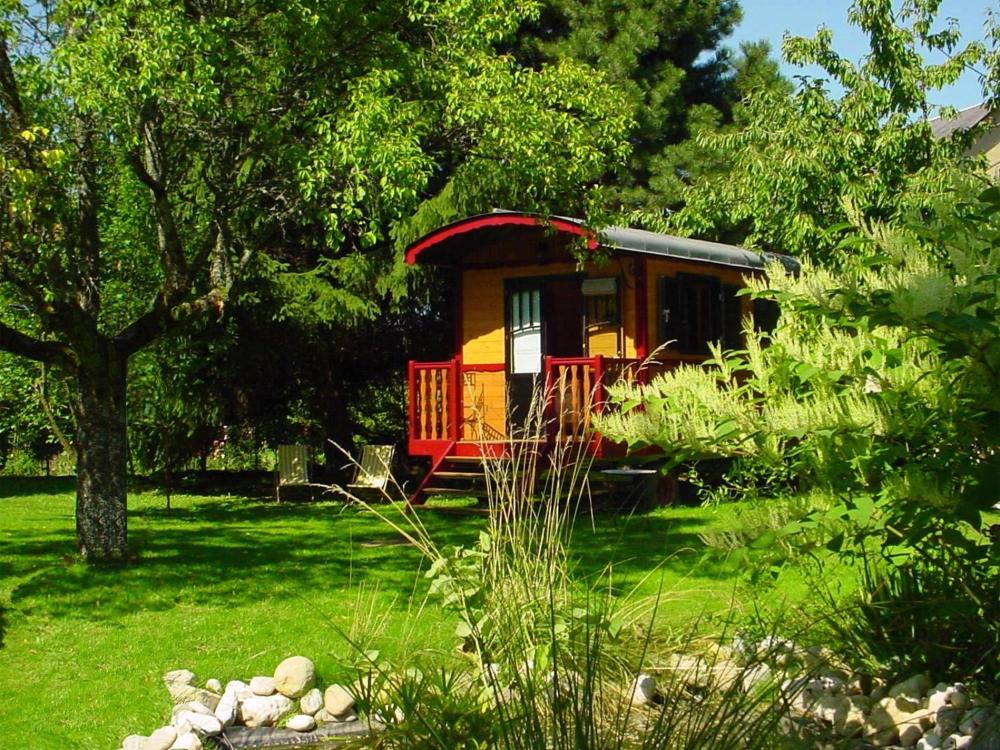 The Green Mare Bed & Breakfast - Der Wohnwagen ist Sonnenbaden ; -)