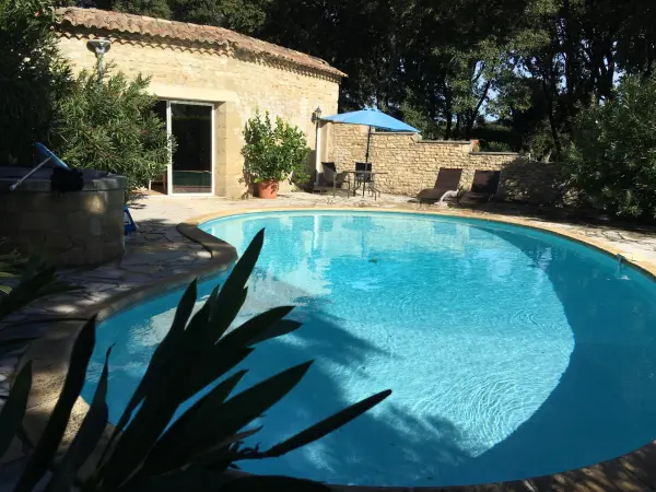 Uzes Joli cottage procençal avec piscine - Ferienunterkunft - Urlaub & Wochenende in Montaren-et-Saint-Médiers