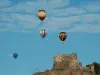 城の上の熱気球