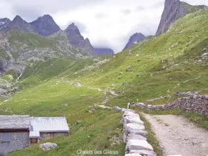 Chalets desGlières、GR 55  -  Pralognan（©Jean Espirat）に沿って、