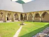 Claustro de la antigua abadía de Abondance (© JE)