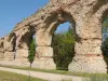 Arches de l'aqueduc romain du Gier (© OTIVG C. Cordat)