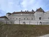 castillo de Joux - vista interior
