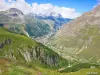 Panorama sur Val-d'Isère depuis la route de l'Iseran (© J.E)