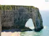 Étretat - La deuxième arche (© Jean Espirat)