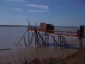 Ponton nach dem Sturm wieder aufgebaut