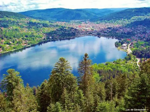 Gérardmer-See vom Mérelle-Turm aus gesehen (© Jean Espirat)