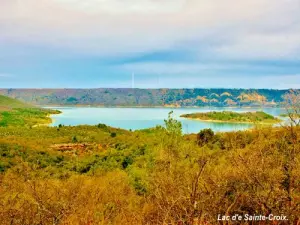 Panorama sul lago di Sainte-Croix (© Jean Espirat)