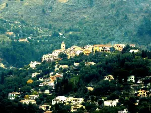 Castellar vu de l'ermitage de l'Annonciation (© J.E)