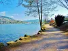 Caminata por la orilla sur del lago (© Jean Espirat)