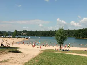 Praia organizada e vigiada