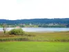 Malbuisson, visto desde la orilla oeste del lago (© JE)