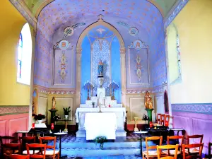 Collobrières - Interior of the chapel Notre-Dame de Pitié (© J.E)