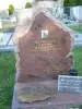 Madre Iglesia Cementerio: La Tumba del montañero René Desmaison