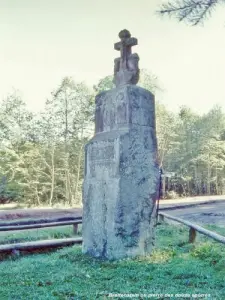 Breitenstein or stone of the Twelve Apostles - Meisenthal (© JE)