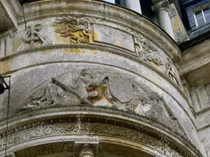 Détail de la tourelle du château d'Acquigny