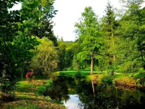 Rio artificial do parque do castelo de Acquigny