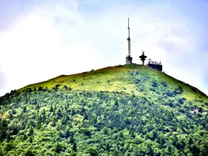 Gipfel des Puy-de-Dôme, von dem Panorama-Bahnhof gesehen (© J. E)