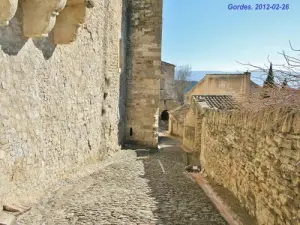 Gordes - Ruelle steil ( © Jean Espirat )