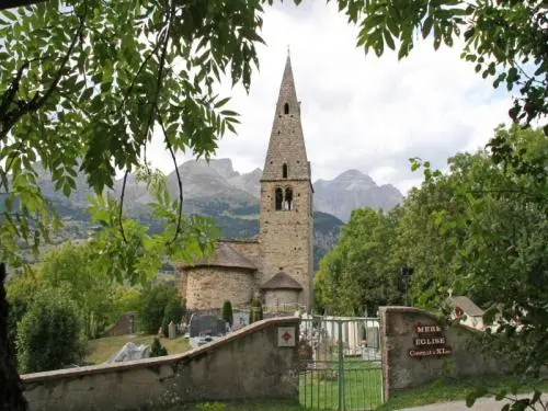 Saint-Disdier的母亲教堂，11世纪的教堂