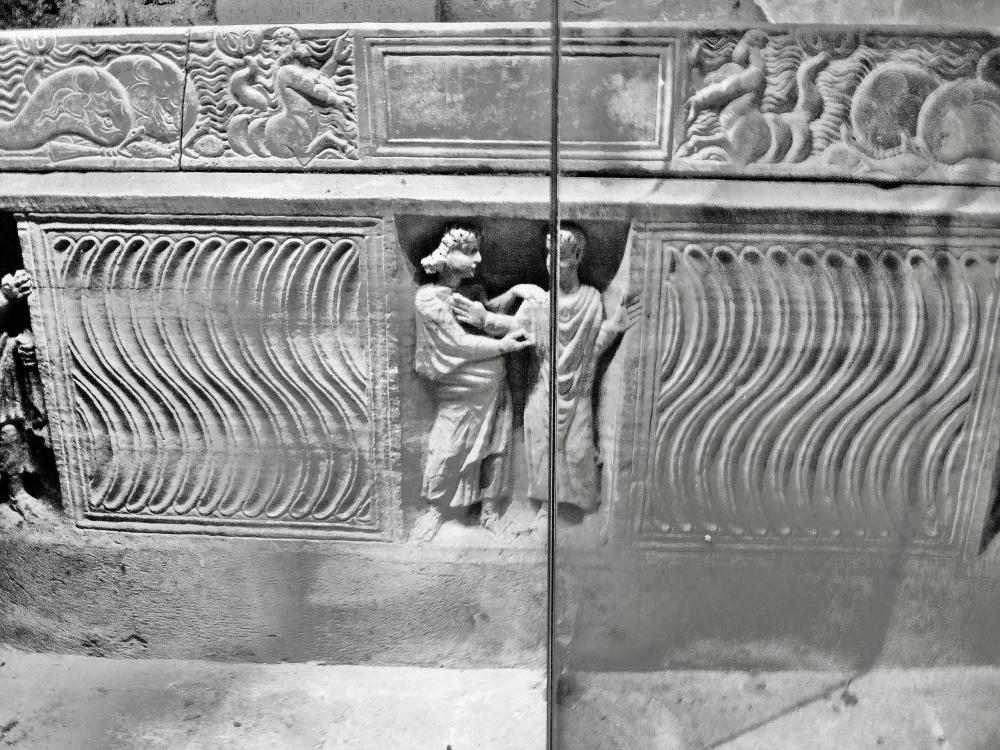 The Saint-Maximin-la-Sainte-Baume basilica - Sarcophagus of St. Marcelle in the crypt (© JE)