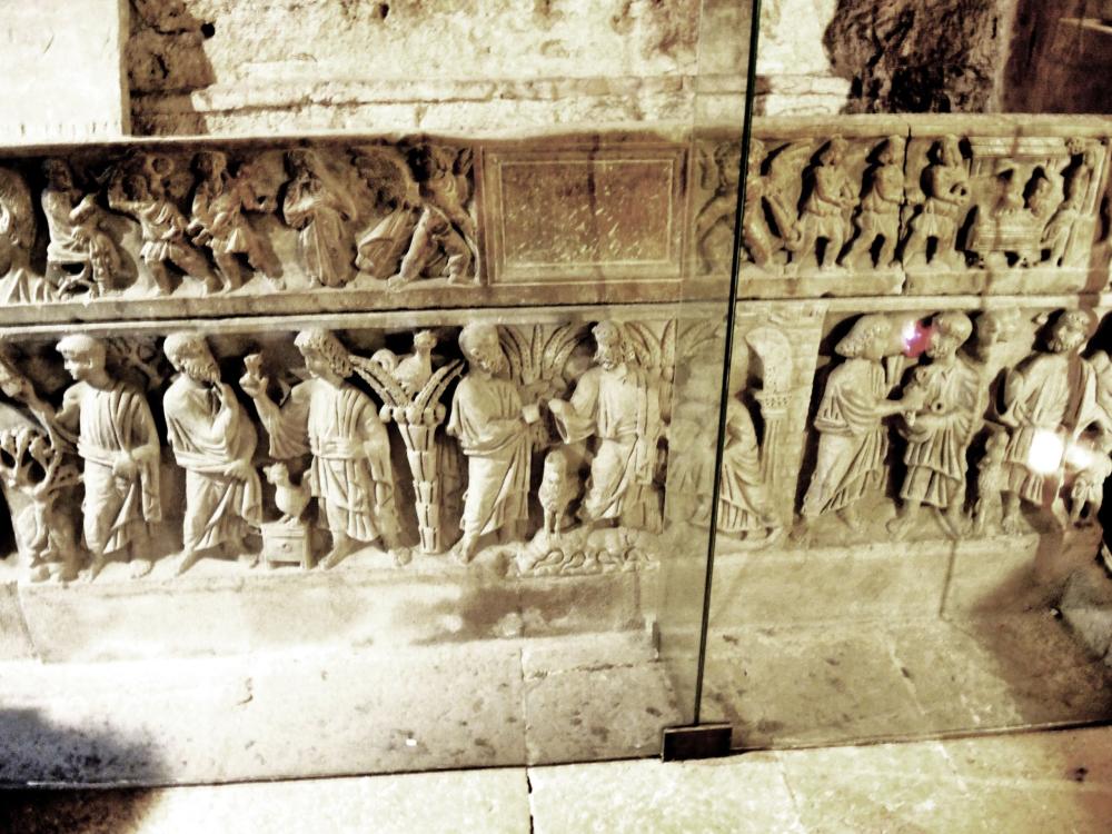 The Saint-Maximin-la-Sainte-Baume basilica - Sarcophagus of the holy Innocents, in the crypt (© JE)