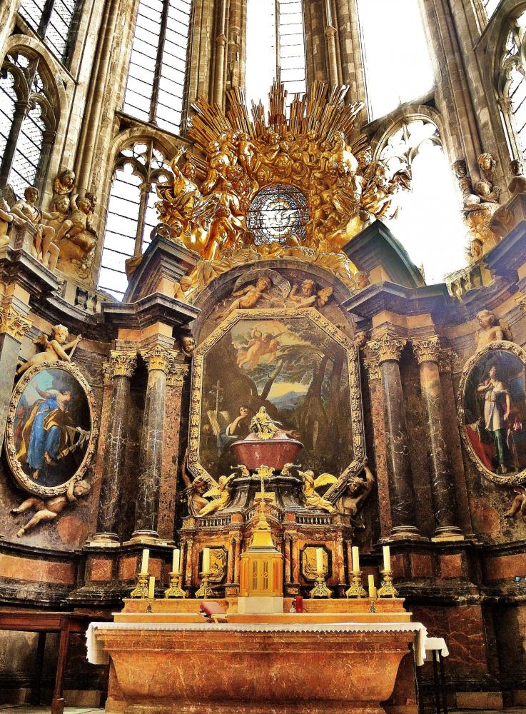 The Saint-Maximin-la-Sainte-Baume basilica - Altar of the passion (© Jean Espirat)