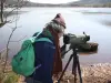 In voller Beobachtung der Wasserfauna