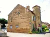 Scey-sur-Saône - casa con torretta (© Jean Espirat)